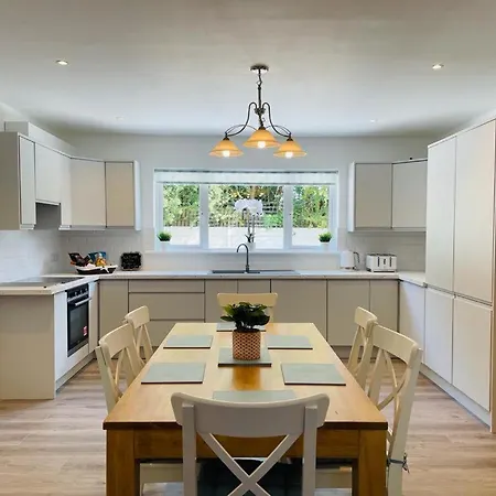 The Mid Kerry Escape * Milltown (Kerry)